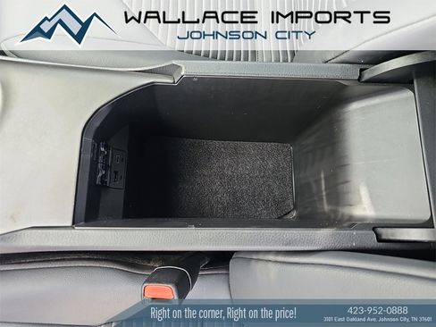 Used 2024 Toyota Camry SE image 35