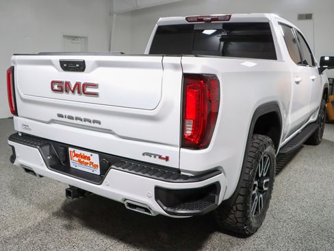 Used 2024 GMC Sierra 1500 AT4 w/ Technology Package AWD/4WD image 8