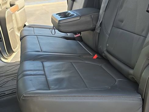 Used 2020 Chevrolet Silverado 1500 High Country w/ Technology Package image 17