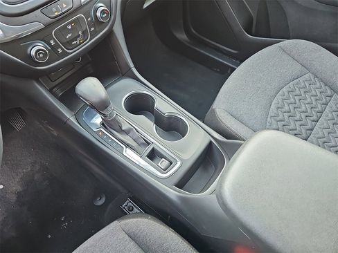 Used 2023 Chevrolet Equinox LT image 24