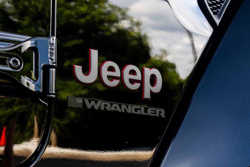 Used 2024 Jeep Wrangler Unlimited Rubicon AWD/4WD image 7