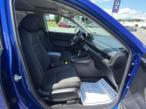 Used 2025 Honda CR-V EX image 18