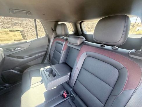 Used 2025 Chevrolet Equinox RS AWD/4WD image 25