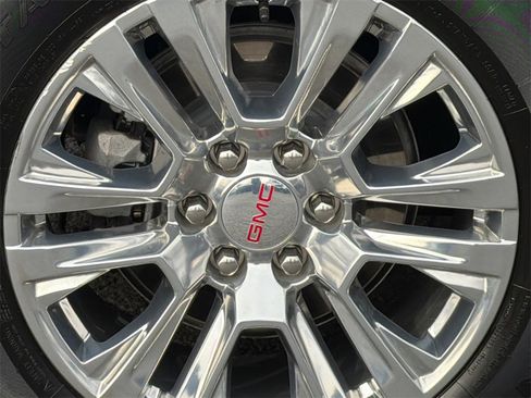 Used 2025 GMC Yukon Denali w/ Denali Reserve Package image 6