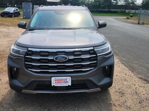 Used 2025 Ford Explorer Active w/ Active Comfort Package AWD/4WD image 2