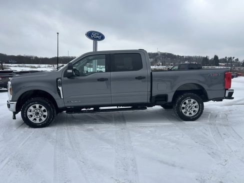 Used 2024 Ford F250 XLT image 7