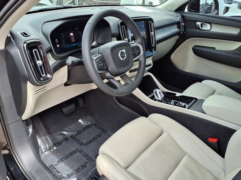 Certified 2024 Volvo XC40 B5 Plus image 20