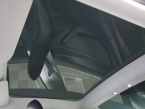 Used 2021 Tesla Model 3 Standard Range Plus image 19