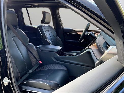 Certified 2025 Jeep Grand Cherokee Summit AWD/4WD image 24