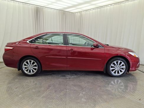Used 2015 Toyota Camry XLE image 26