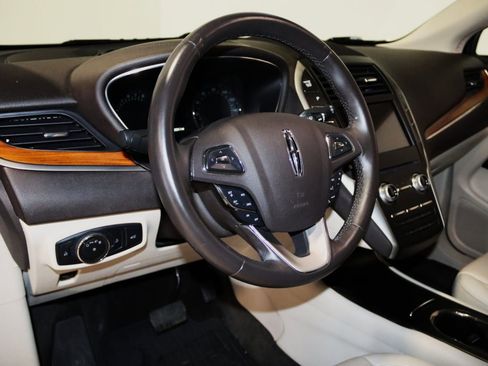 Used 2017 Lincoln MKC Select w/ Lincoln MKC Climate Package image 36