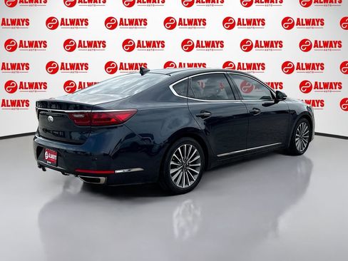 Used 2018 Kia Cadenza Premium w/ Luxury Package image 5