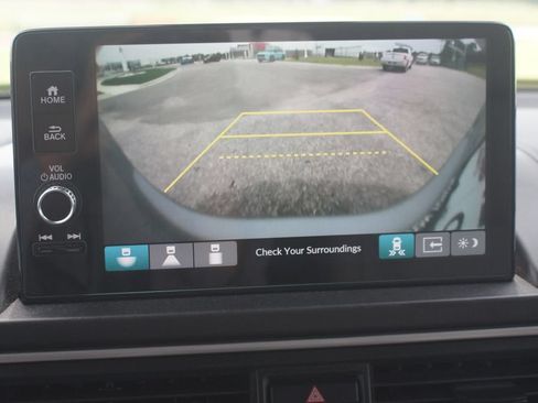 Used 2025 Honda Pilot Touring image 8