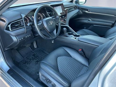 Used 2023 Toyota Camry SE w/ Cold Weather Package image 9