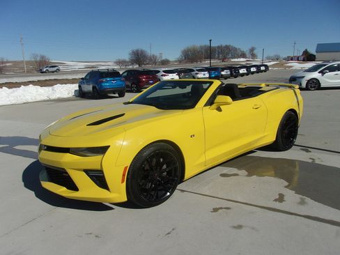 Used 2017 Chevrolet Camaro SS image 10