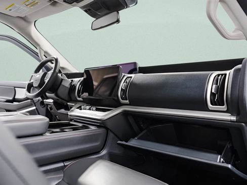 Used 2025 Ford Expedition Active image 44