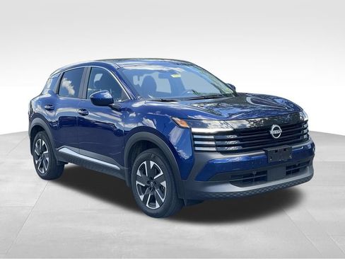 Certified 2025 Nissan Kicks SV AWD/4WD image 3