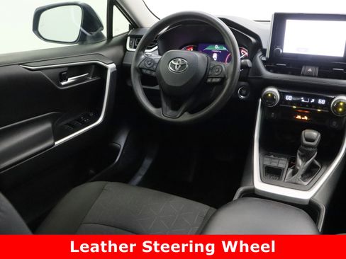 Used 2024 Toyota RAV4 XLE w/ Convenience Package image 32