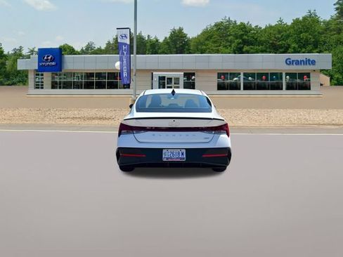 Used 2025 Hyundai Elantra SEL FWD image 8