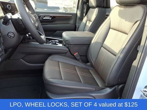 New 2026 Chevrolet Suburban High Country image 7