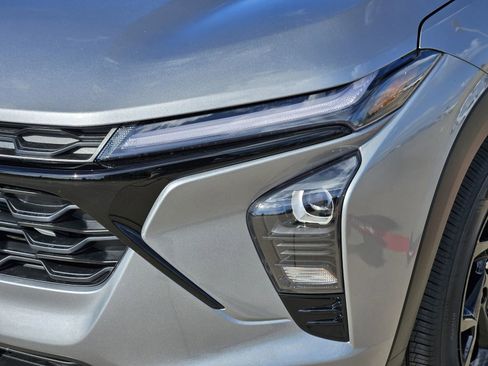 New 2026 Chevrolet Trax LT w/ Driver Confidence Package FWD image 11