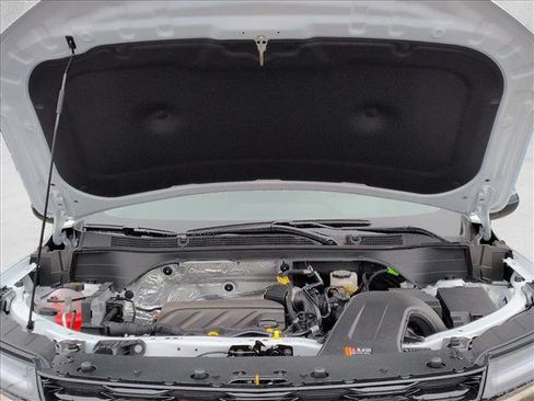 New 2026 Chevrolet Trax RS w/ Sunroof Package image 16