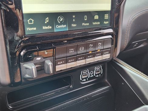 Used 2023 RAM 3500 Limited image 21