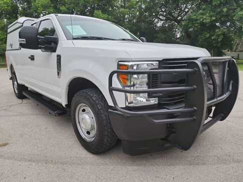 Used 2018 Ford F250 XL w/ Power Equipment Group RWD image 1