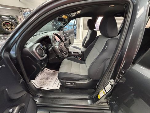 Used 2021 Toyota Tacoma TRD Off-Road image 55