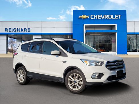 Used 2018 Ford Escape SE FWD image 1