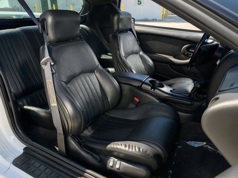 Used 2001 Pontiac Firebird Trans Am image 11