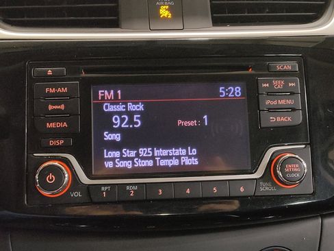 Used 2017 Nissan Sentra SV image 25