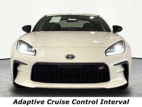 Used 2025 Toyota GR86 Premium w/ Performance Package RWD image 2