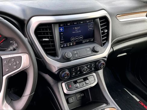 Used 2021 GMC Acadia SLE w/ Driver Convenience Package image 6