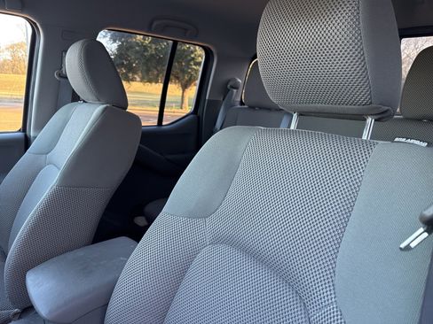 Used 2016 Nissan Frontier SV w/ SV Value Truck Package image 18