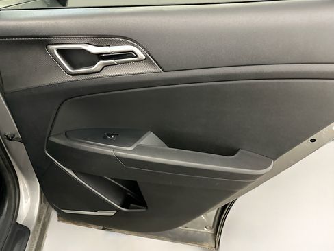 Used 2025 Kia Sportage LX image 30