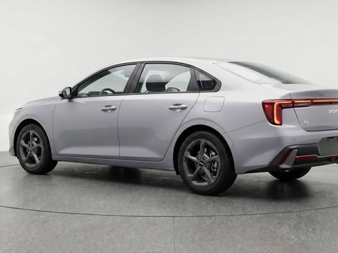 Used 2025 Kia K4 LXS image 6