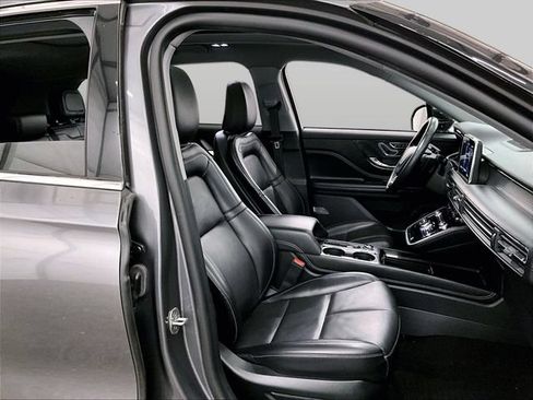 Used 2022 Lincoln Corsair AWD w/ Premium Package image 7