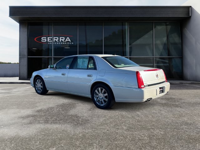 Used 2008 Cadillac DTS FWD image 3
