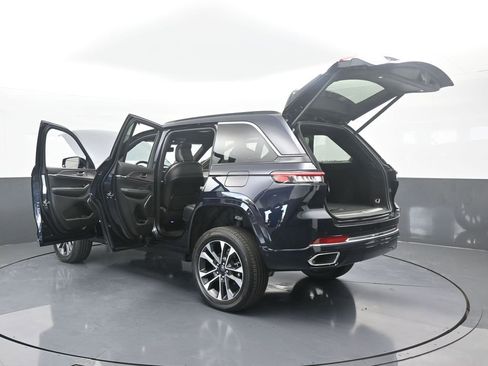 Used 2024 Jeep Grand Cherokee Overland w/ Luxury Tech Group IV image 83