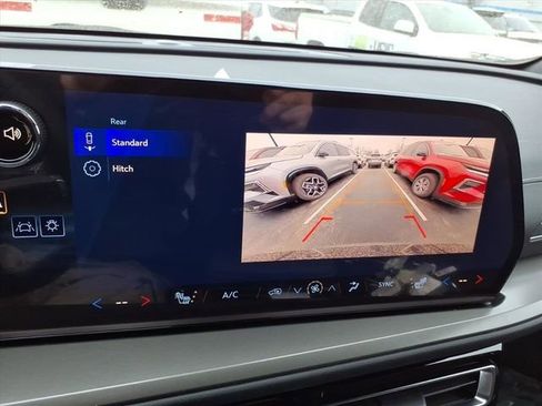 New 2026 Chevrolet Traverse LT image 11