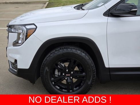 Used 2023 GMC Terrain AT4 image 10