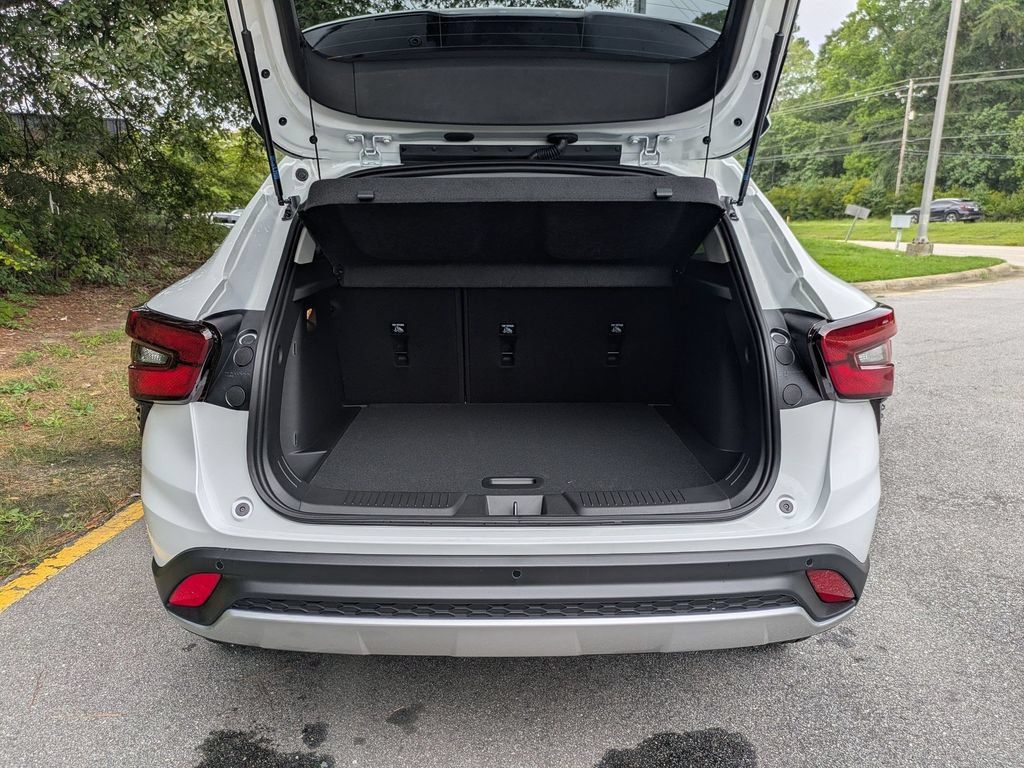 New 2026 Chevrolet Trax LT w/ Driver Confidence Package FWD image 26