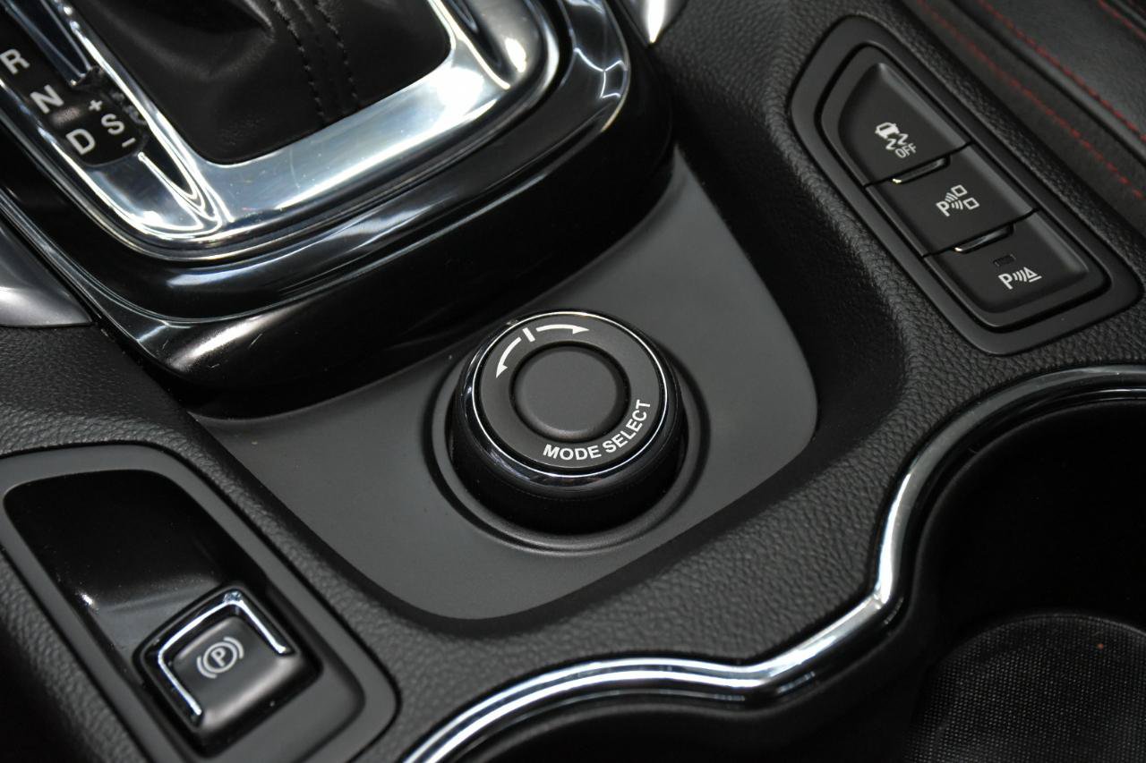 Used 2016 Chevrolet SS RWD image 33