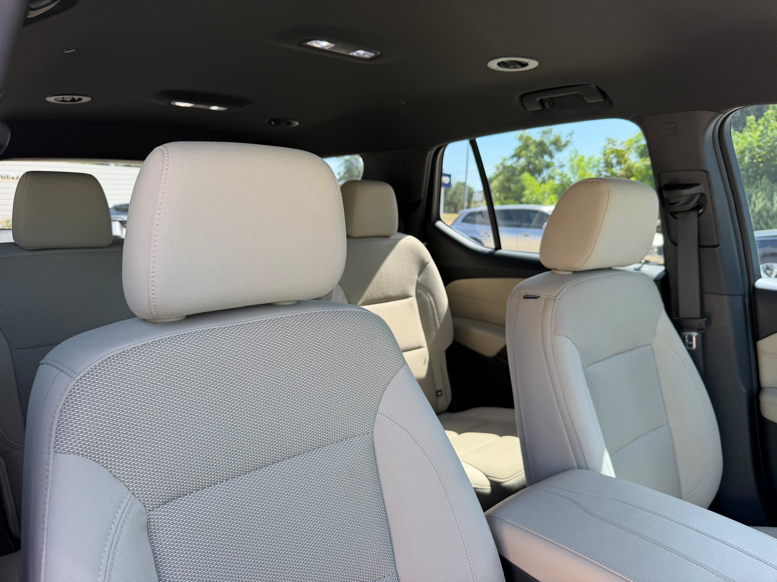 Used 2023 Chevrolet Traverse LT FWD image 11