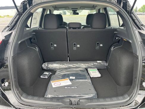 New 2025 Nissan Kicks Play S image 31