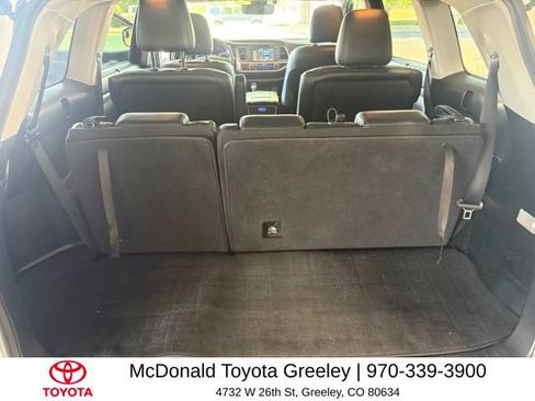 Used 2017 Toyota Highlander Limited Platinum AWD/4WD image 12