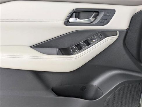 Used 2022 Nissan Rogue SL image 20