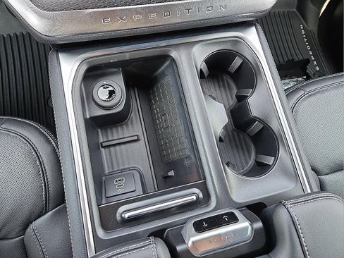 New 2025 Ford Expedition Max Platinum w/ Stealth Performance Package image 25