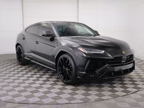 Used 2024 Lamborghini Urus S image 3